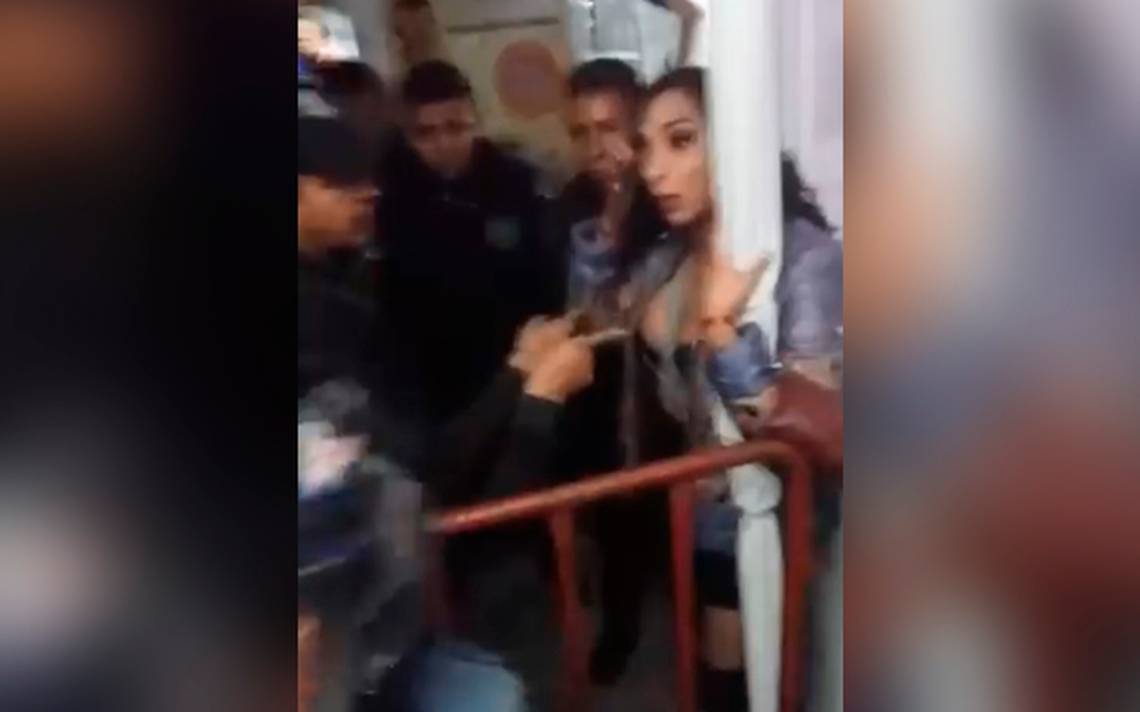 VIDEO] A empujones y jalones sacan a transexual de los baños en Feria de  Puebla - El Sol de Puebla | Noticias Locales, Policiacas, sobre México,  Puebla y el Mundo