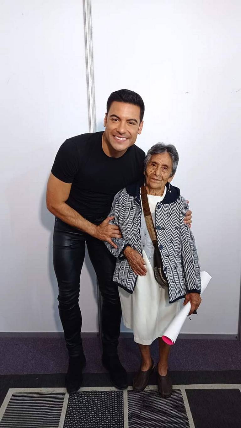 Carlos Rivera le canta a su mamá en Puebla y cumple sueño a abuelita  poblana - El Sol de Puebla | Noticias Locales, Policiacas, sobre México,  Puebla y el Mundo