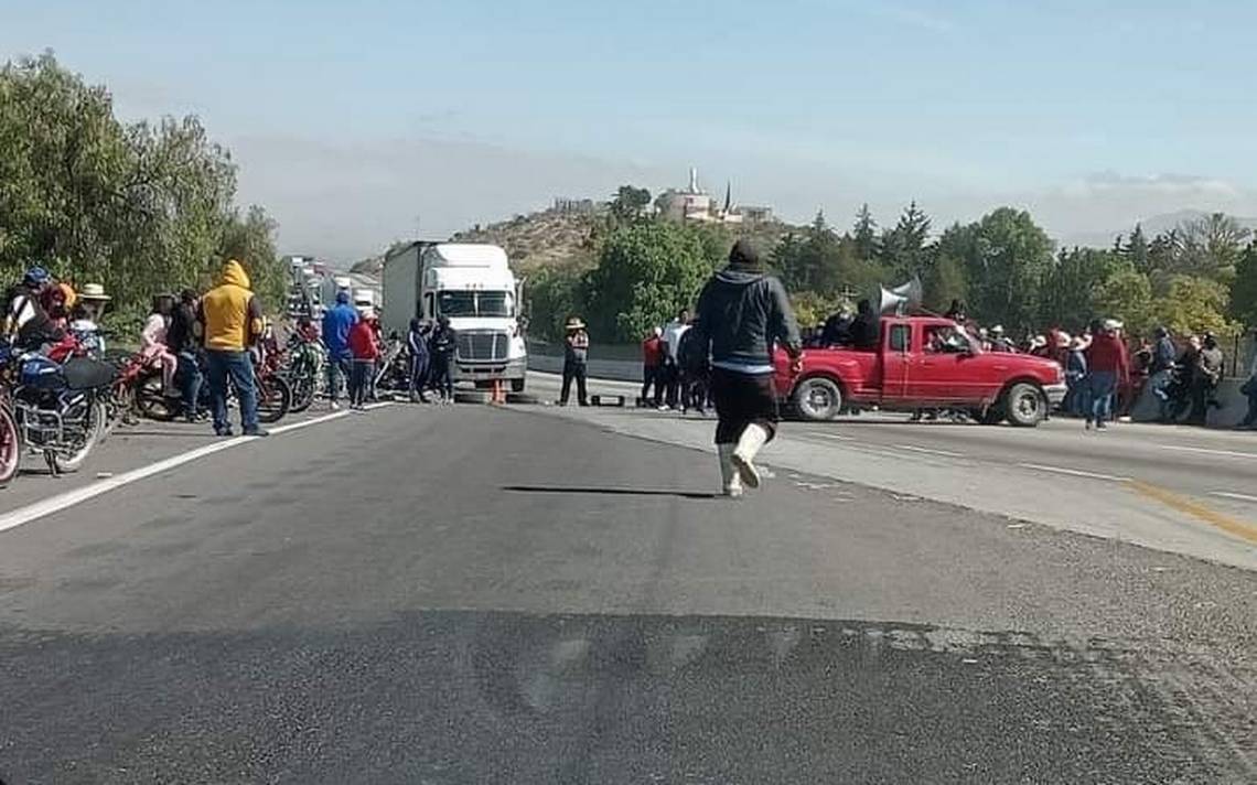 Manifestantes de Acatzingo cierran la autopista Puebla-Orizaba - El Sol de  Puebla | Noticias Locales, Policiacas, sobre México, Puebla y el Mundo