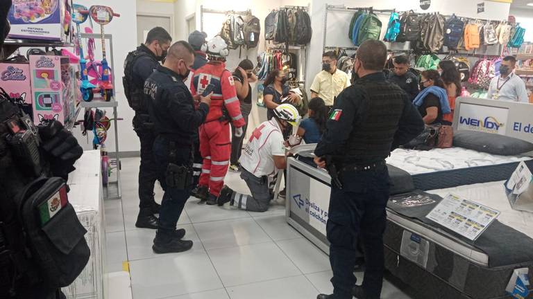 Mujer es despojada de 30 mil pesos en baños de tienda Coppel en Tehuacán -  El Sol de Puebla | Noticias Locales, Policiacas, sobre México, Puebla y el  Mundo