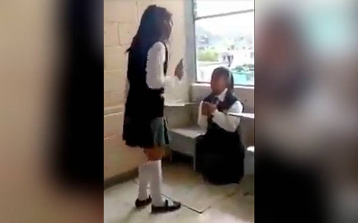 Estudiante poblana arrodilla a su compañera para que pida perdón. Casos de  bullying en Huauchinango, Puebla - El Sol de Puebla | Noticias Locales,  Policiacas, sobre México, Puebla y el Mundo